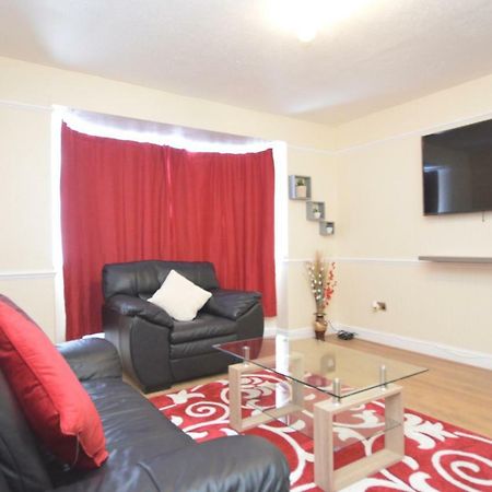 Four Bedroom Townhouse 12 Minutes Walk To Excel Exhibition Centre Londra Exterior foto