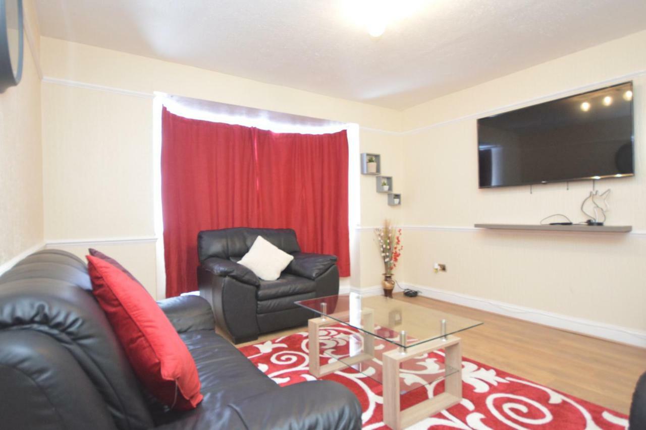 Four Bedroom Townhouse 12 Minutes Walk To Excel Exhibition Centre Londra Exterior foto