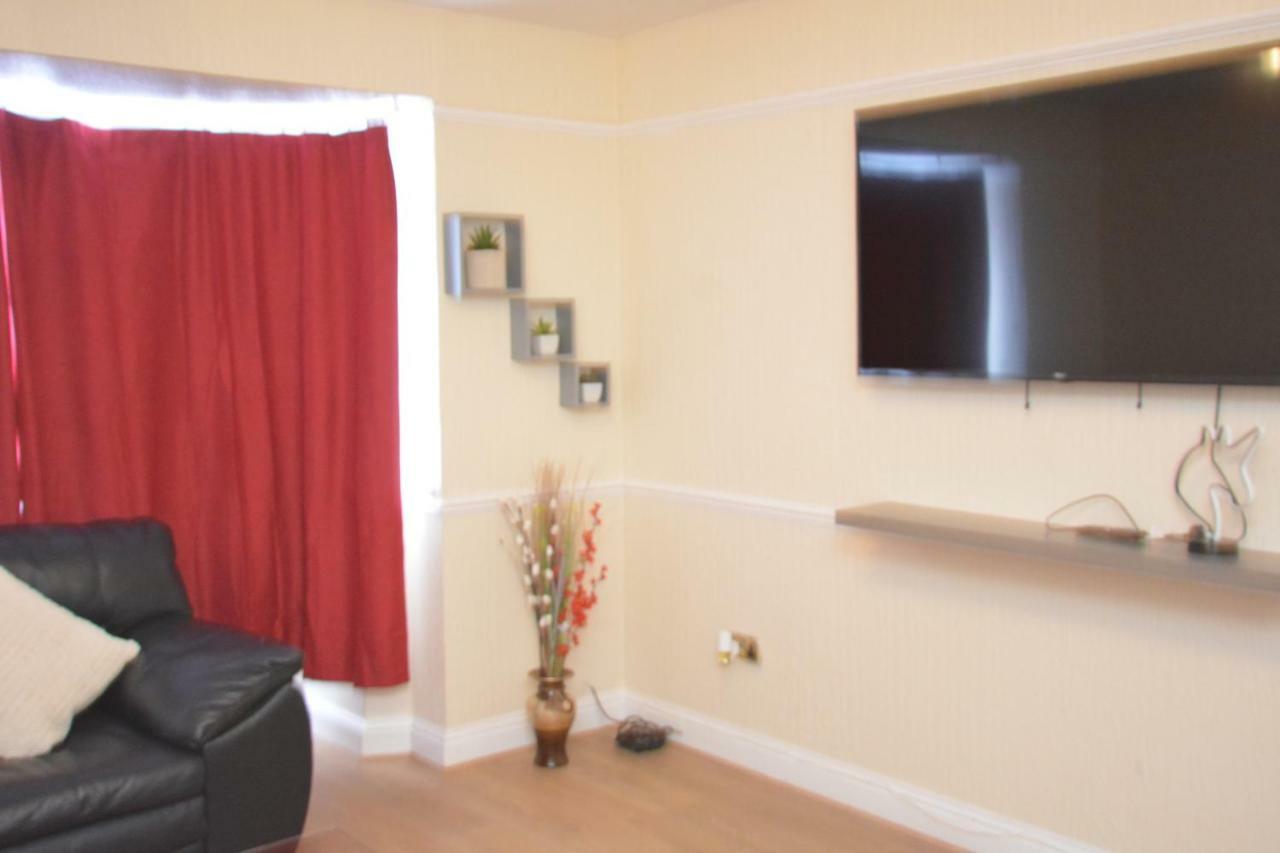 Four Bedroom Townhouse 12 Minutes Walk To Excel Exhibition Centre Londra Exterior foto