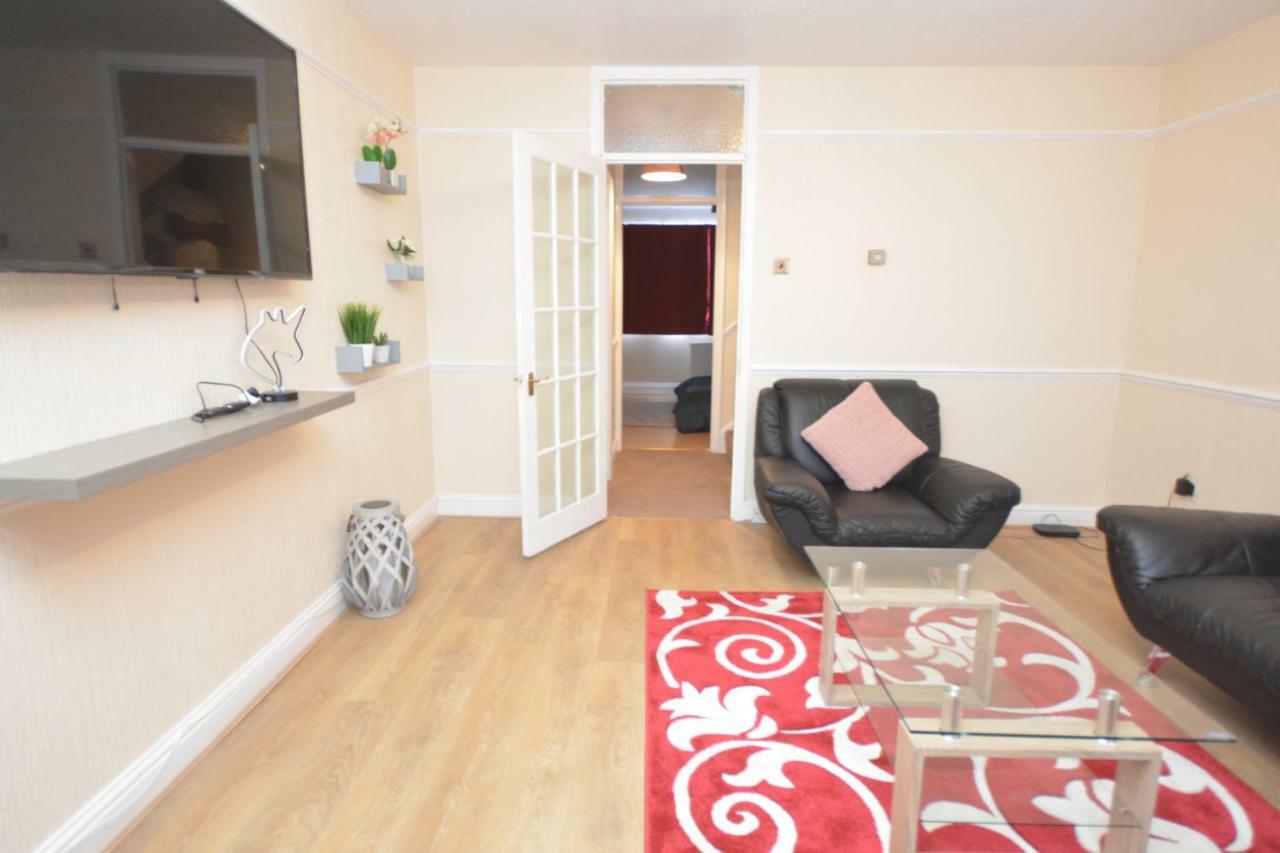Four Bedroom Townhouse 12 Minutes Walk To Excel Exhibition Centre Londra Exterior foto