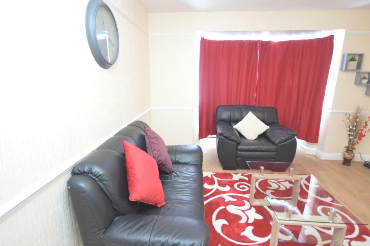Four Bedroom Townhouse 12 Minutes Walk To Excel Exhibition Centre Londra Exterior foto