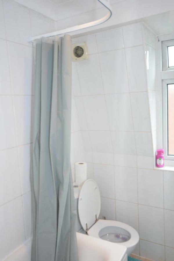 Four Bedroom Townhouse 12 Minutes Walk To Excel Exhibition Centre Londra Exterior foto