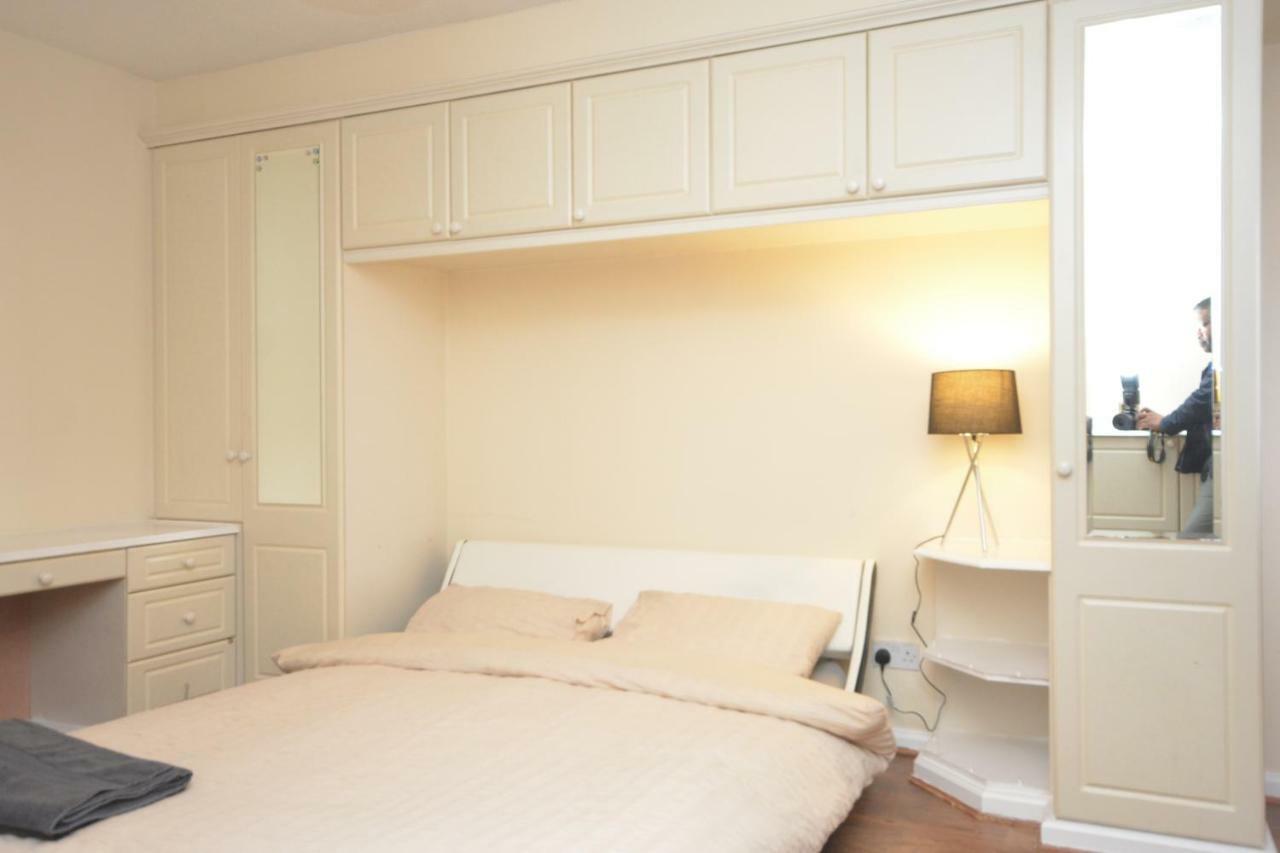 Four Bedroom Townhouse 12 Minutes Walk To Excel Exhibition Centre Londra Exterior foto