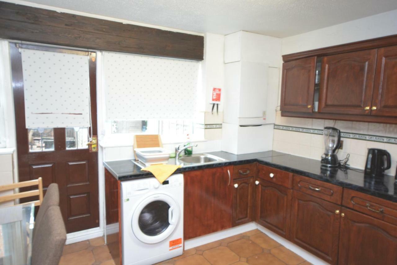 Four Bedroom Townhouse 12 Minutes Walk To Excel Exhibition Centre Londra Exterior foto
