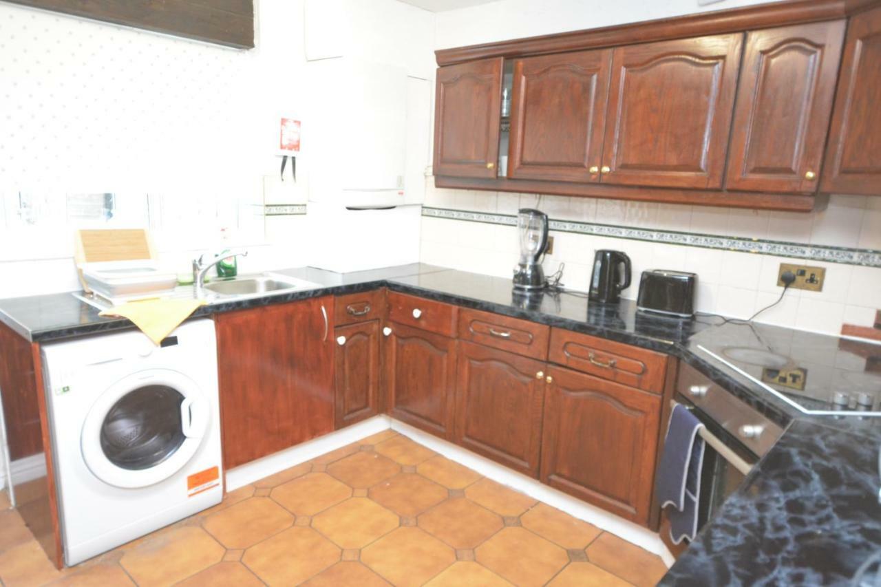 Four Bedroom Townhouse 12 Minutes Walk To Excel Exhibition Centre Londra Exterior foto